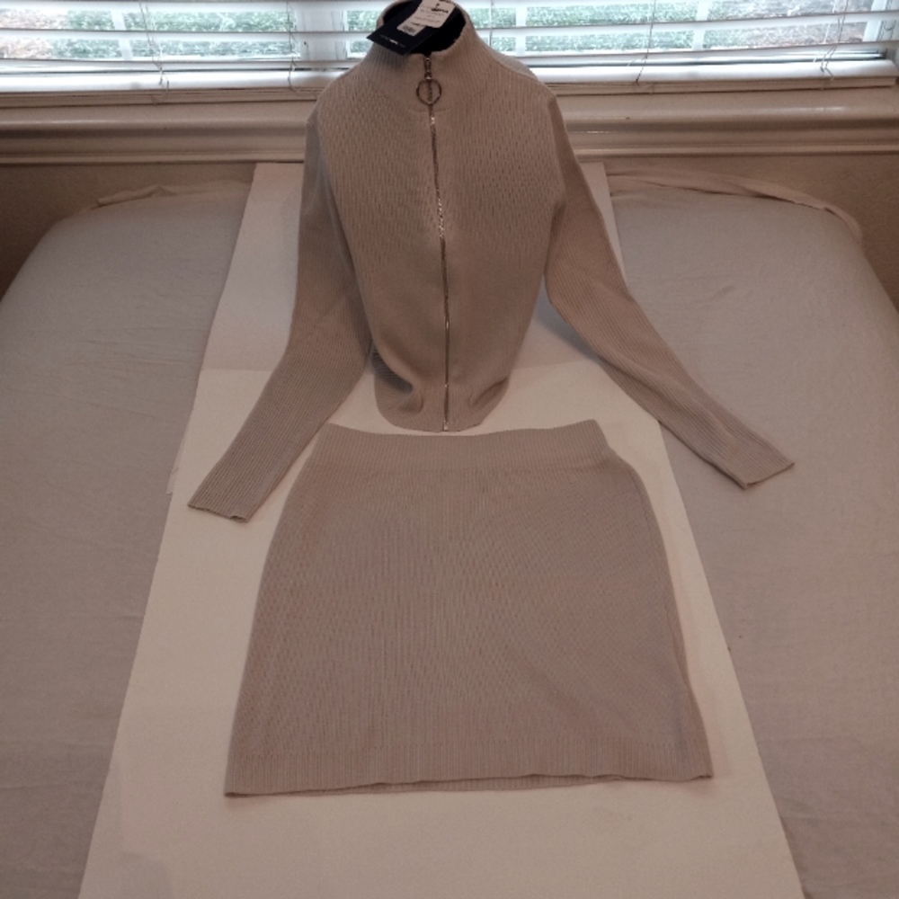 Womens two piece Layla knit skirt set size M Nude NWT